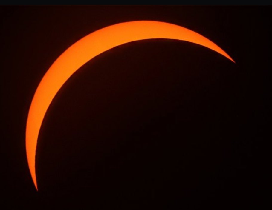 josetelemundo39's tweet photo. #NBC5eclipse #Eclipse2024 #Eclipse #EclipseSolar fotos son propiedad de @Telemundo39 https://t.co/ZoS6Dv9dEg
