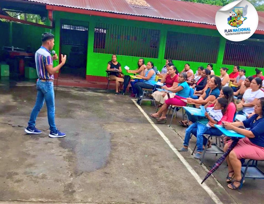 SVET llevó a cabo jornadas informativas sobre la prevención de violencia sexual, explotación y trata de personas para padres y madres de estudiantes del Instituto Básico por Cooperativa en El Rodeo, Escuintla. Juntos, ¡podemos crear comunidades más seguras!