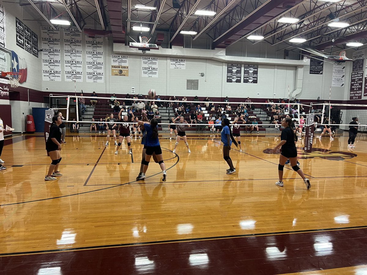 24 CH girls putting in the work at the Troup Spring League tonight!