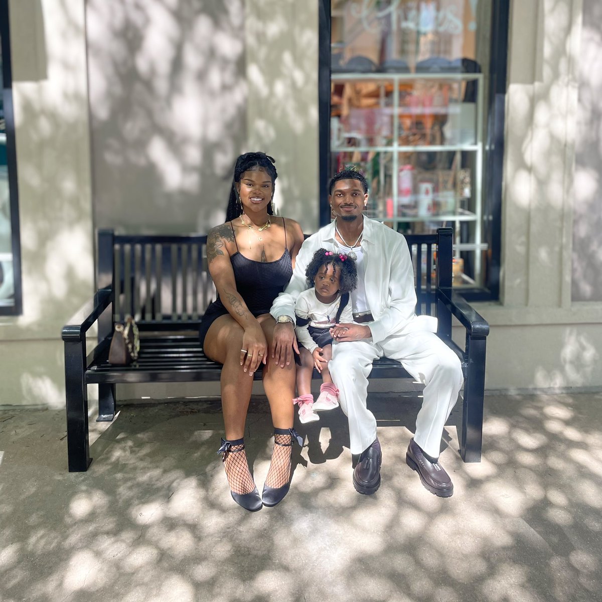 sonsoflawcarson's tweet photo. She never want to look at the camera 📸 https://t.co/Lv8wMj6Nc3