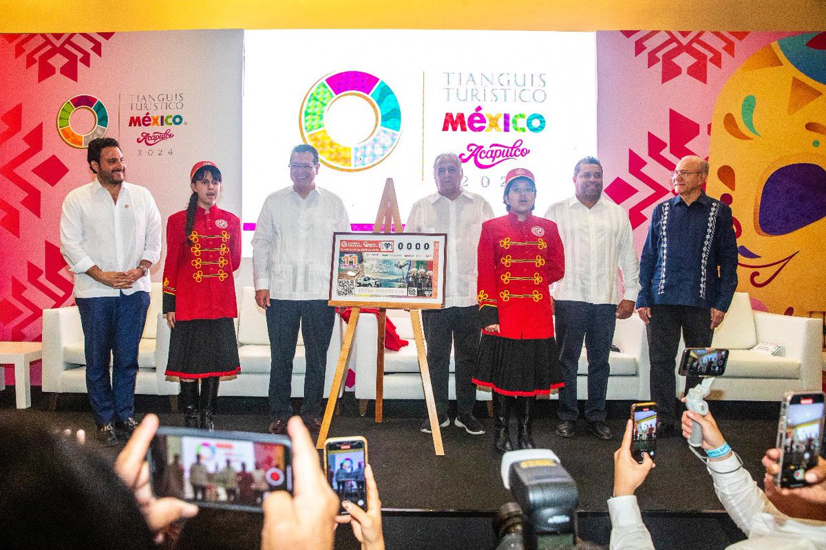 SECTUR_mx's tweet photo. 📣 #ComunicadoSECTUR

Se distingue en billete de lotería el renacimiento de #Acapulco. ✅🤩👏🏼

Sigue leyendo 👉🏽 https://t.co/kBPnBKJaat https://t.co/zYa9ubmj9n