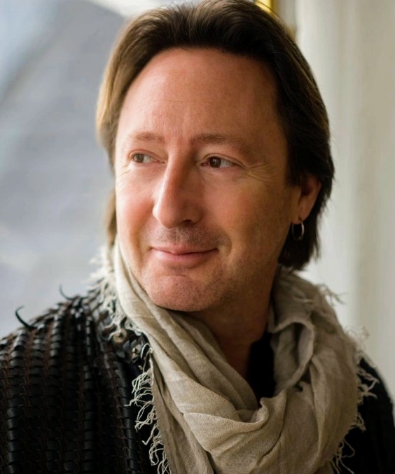 MysteryPup4's tweet photo. Happy Birdy, Mr. Julian! ๐๐โ๏ธ๐ @JulianLennon
Such a lovely gentleman, an inspiration and a generous, peaceful soul ๐ฅฐ๐๐ซ
You are a gift to us all โฃ๏ธโ๏ธ๐ #TWFF #JulianLennon https://t.co/xvGHCMHzxU