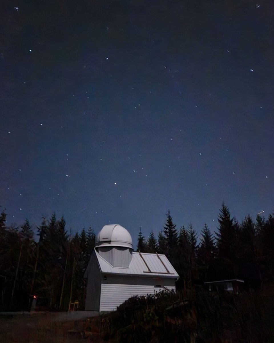 Did you know?🔭⭐️

The Royal Astronomical Society of Canada (RASC) has hosted an observatory at the #UBCForestry Malcolm Knapp Research Forestry for many years.🌠

(Photo credit: Image 1 by Rick Schnieder. Image 2 by Marla Daskis.)