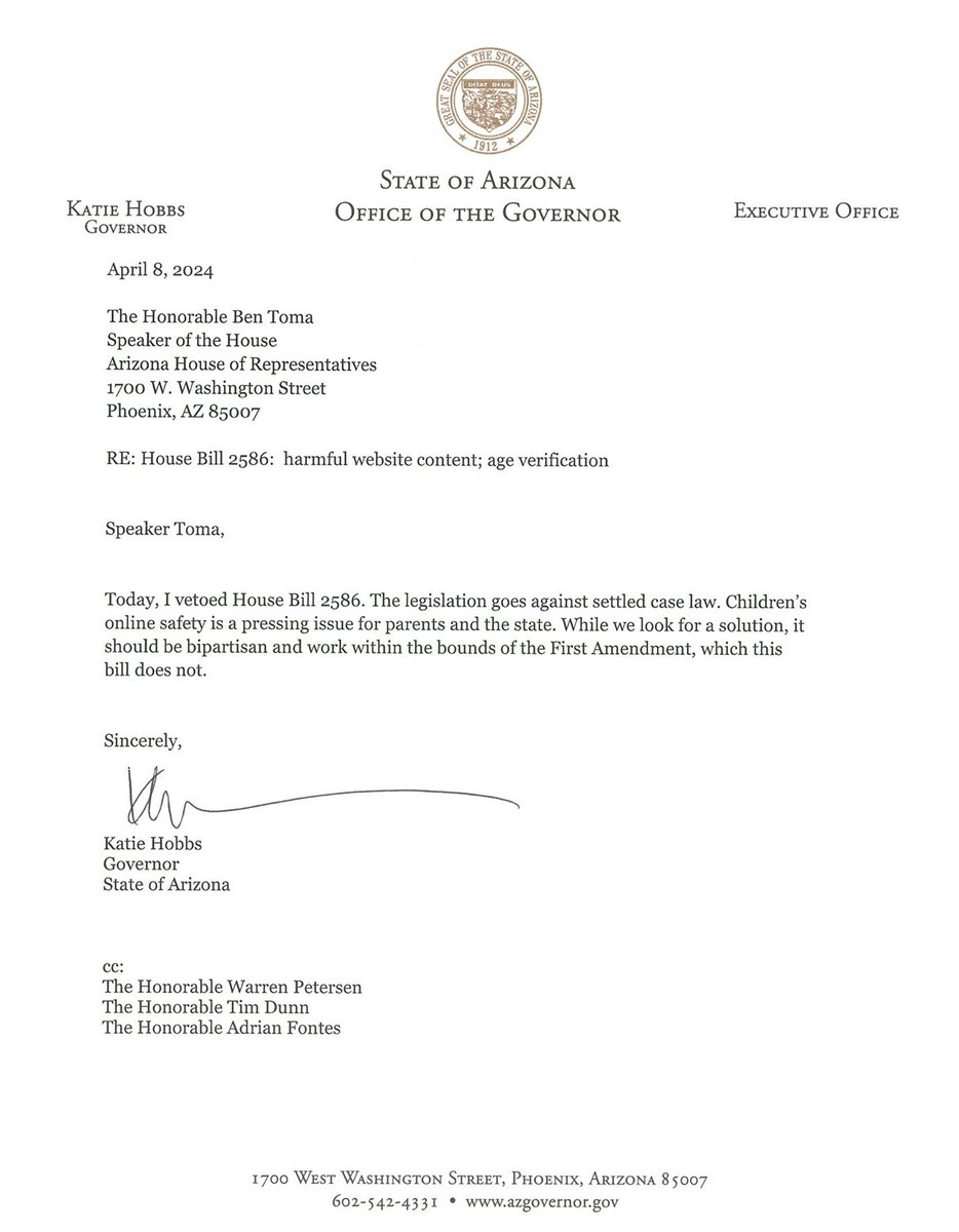 📢 AZ @GovernorHobbs has vetoed HB2586, a dangerous bill that would have exposed millions of Arizonans to surveillance online. There are ways to prevent minors from accessing age-inappropriate material, but this was not it. We thank the Governor for her strength and look forward