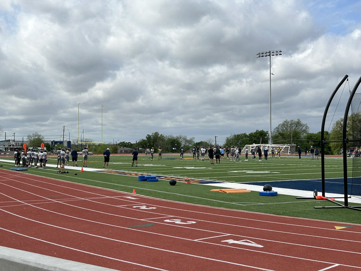 Enjoyed my visit with @TxWesFootball this weekend. Thank you to @Coach_RGlover for having me out. Go Rams! @J_Will34 @PlanoFootball @TheChrisRubio @chrisroberson44