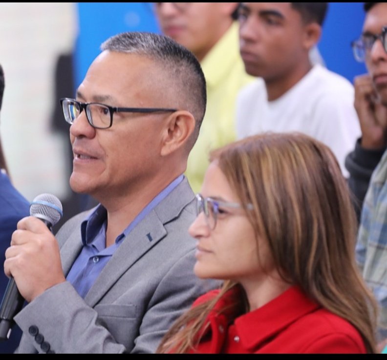 Min. @VillegasPoljak en el programa ConMaduro+ informó q 352.293 personas ya están registradas en #GranMisiónVivaVenezuela: 26.556 se califican ejecutantes del cuatro,69.394 agrupaciones tradicionales,15.513 no tradicionales y 18.759 cofradías o asociaciones del PCI. @dinorahcruz