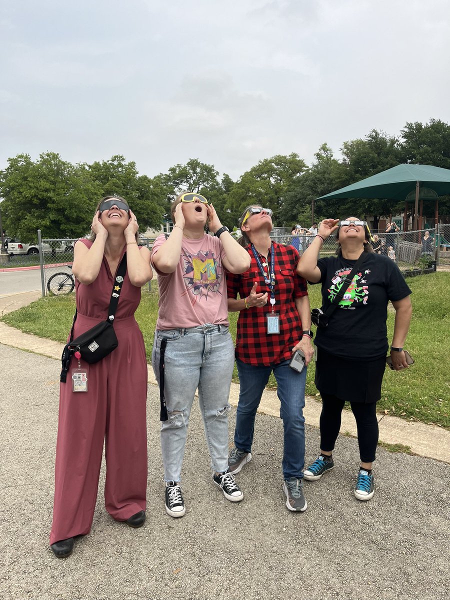We loved hearing the “ooohs” and “look there” shouts from our students every time the clouds parted and they saw the eclipse happening. Our @AustinISD Buffalos 🦬 were the cutest! @Matias_AISD