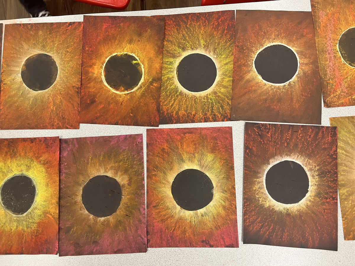 We may not have seen the solar eclipse outside today due to the clouds, but we saw it in the Art room! 4th and 5th graders created their own solar eclipse using chalk pastels! Lots of ooh’s and ahh’s and we could look right at them with no glasses! @HumbleISD_FE @VisualArtHumble