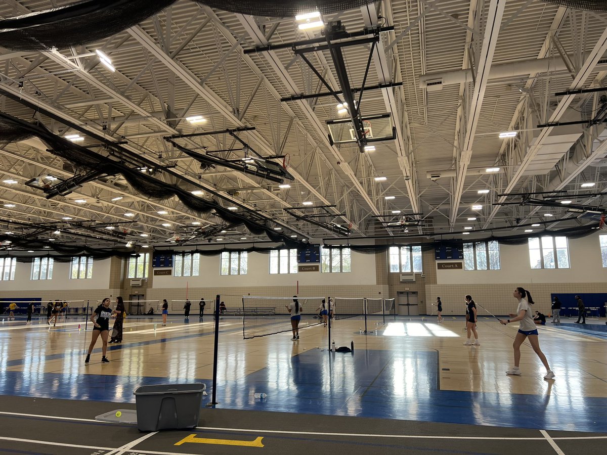 Great job Steelmen badminton on your wins vs Romeoville! Love watching your hard work pay off. We believe in you, so keep it up! 💙🏸💛 Scores: Varsity 11-4 JV 11-4 Freshman 15-0