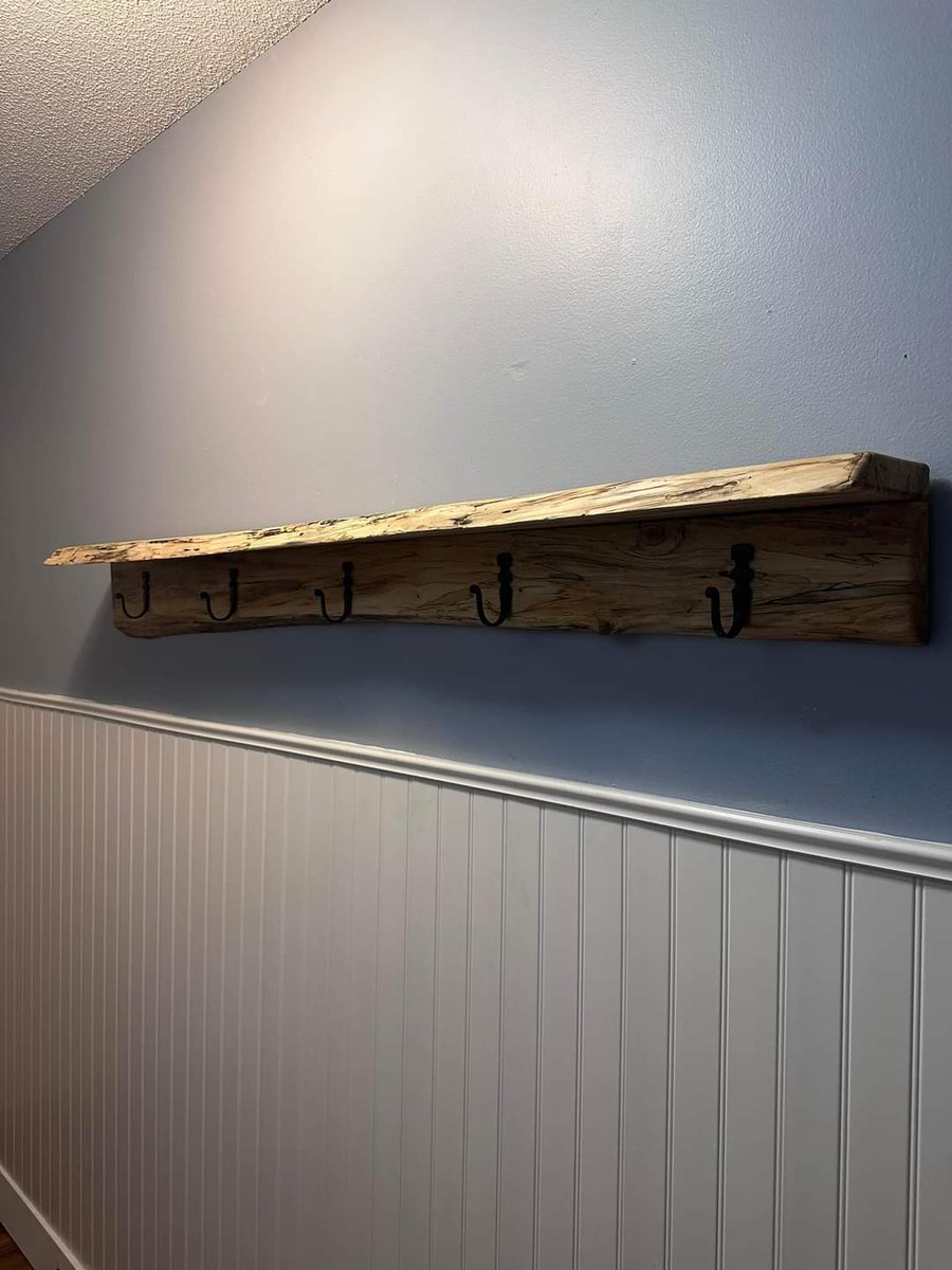 Here is the live edge coat hook and shelf that I made fornthe art department and kur front hallway. What ya'll think?