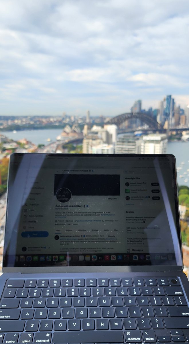 Not a bad view for me from today's @e2eeaau and @OWAArchitect desk! 🥰

Getting ready for #AWS #Sydney Summit.

#travel #tech #hybridworkplace #WorkLifeBalance