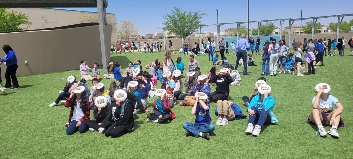 ℂ𝕝𝕒𝕦𝕕𝕚𝕒 𝕋𝕖𝕝𝕝𝕖𝕤 🌵 tweet media