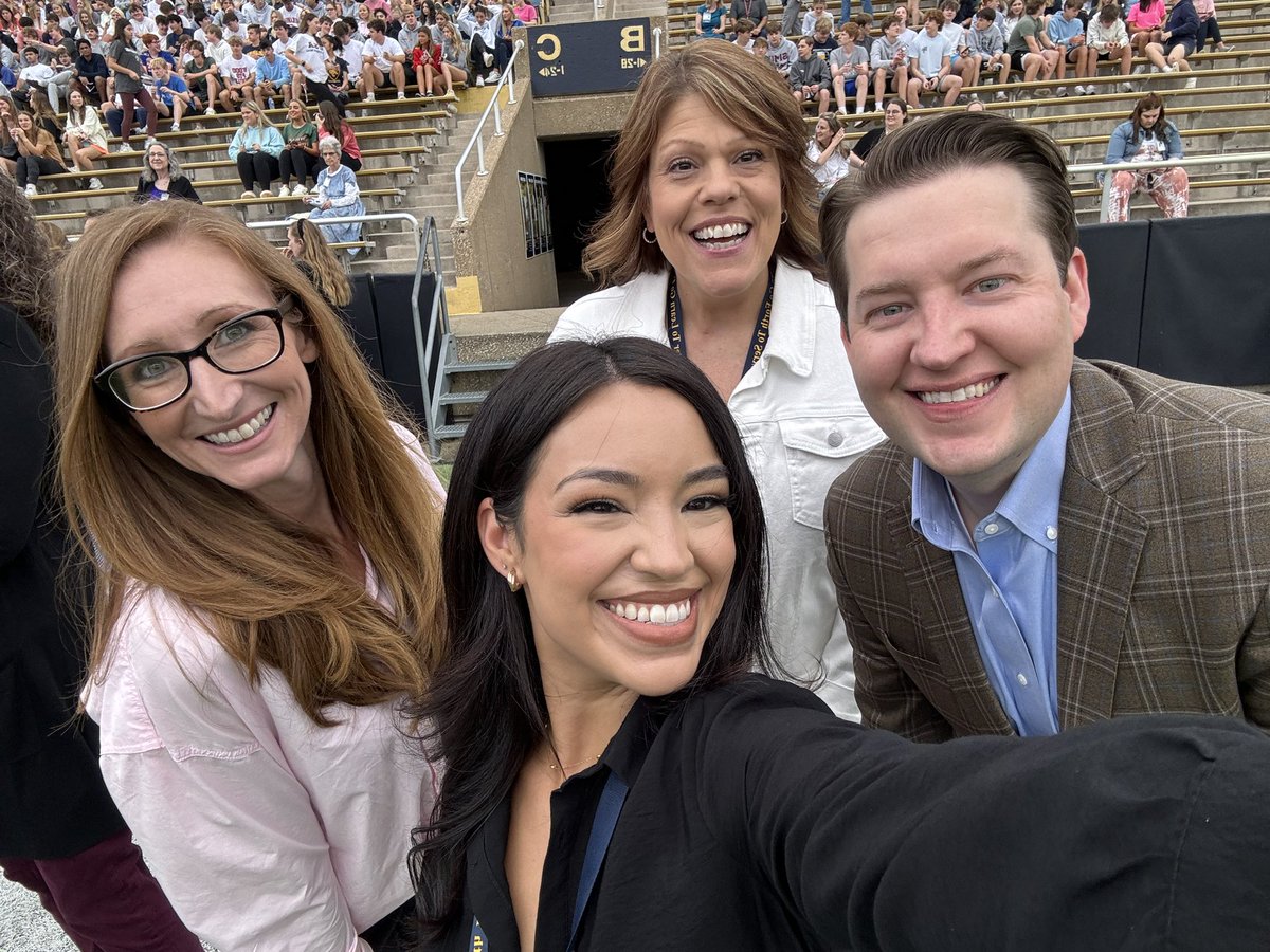 Ana_Avila33's tweet image. Had so much fun watching the eclipse today at Highlander Stadium with HPHS students &amp;amp; staff! #HPISD