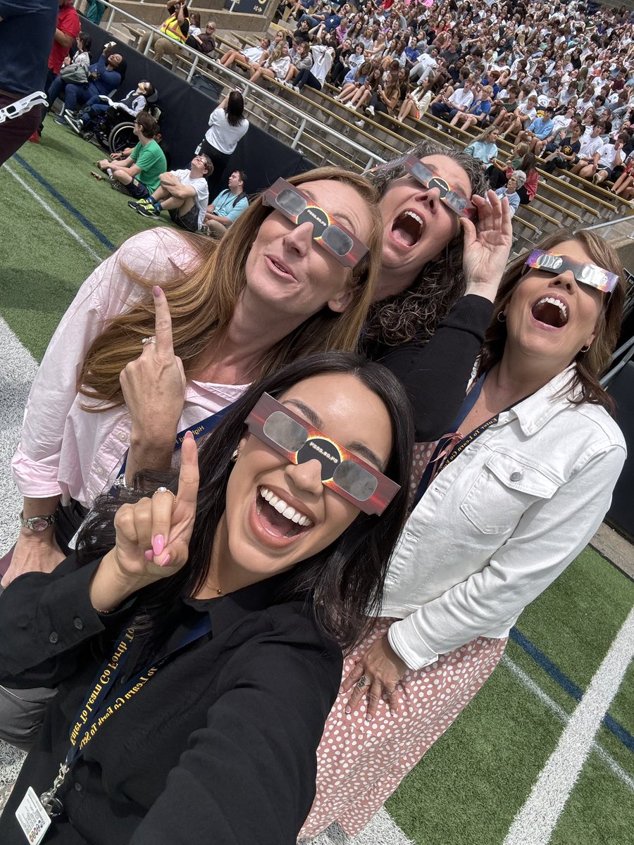 Ana_Avila33's tweet image. Had so much fun watching the eclipse today at Highlander Stadium with HPHS students &amp;amp; staff! #HPISD