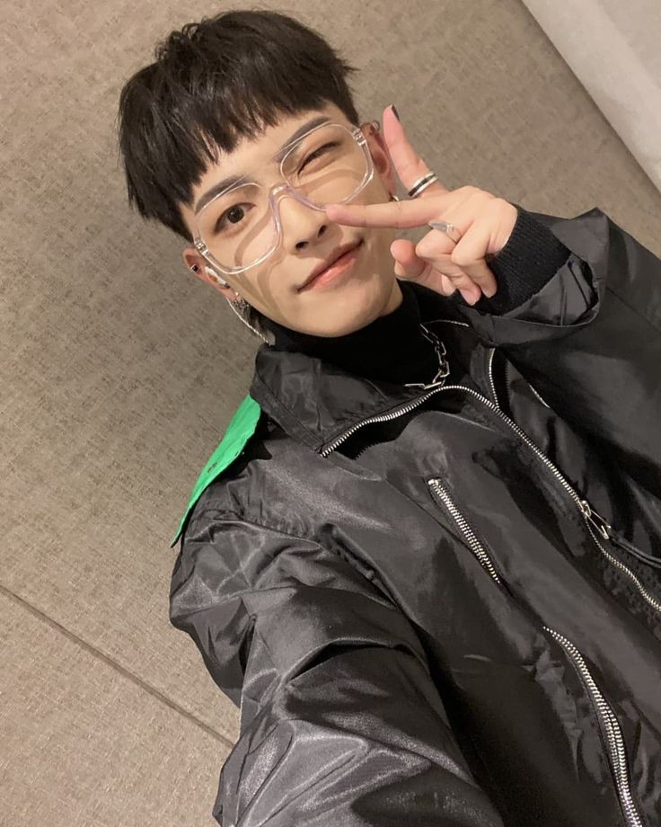 beomdolli's tweet photo. * ˚ hi im mikee, and im looking for interactive #moots 𓈒 ♡ ݁ .

ʚɞ he/him
ʚɞ '05 liner
ʚɞ not new to #kpoptwt , #stantwt

— lf interactive kissy, midzy, atiny, moa, stay, villain and carat moots ✿
— any fandom is welcome ♡
— RCBYF !! (no age = no fb)

↻ / ♡ to spread ˚⊹ 𐙚 https://t.co/sdohfCU9DF
