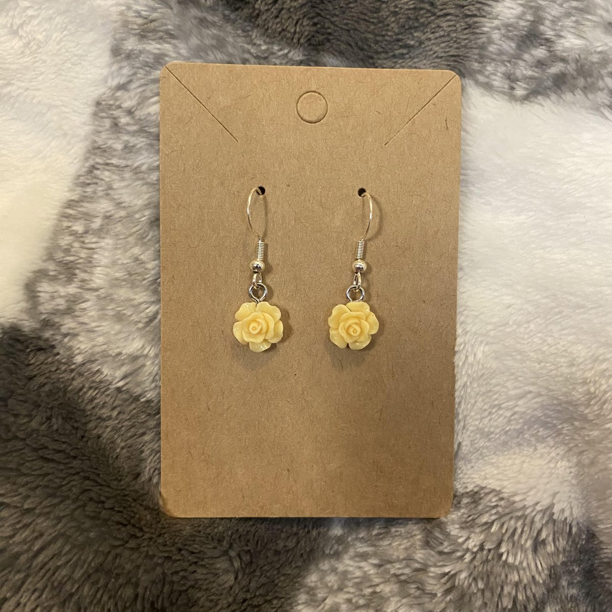 Yellow Flower Dangle Earrings

aldesignsbyashley.etsy.com

#etsyshop #etsyseller #etsyhandmade #etsy #handmade #handmadejewelry #handmadeearrings #earrings #handmadeearringsforsale #earringstyle #etsygifts #etsysellersofinstagram #jewelry #jewelrydesign