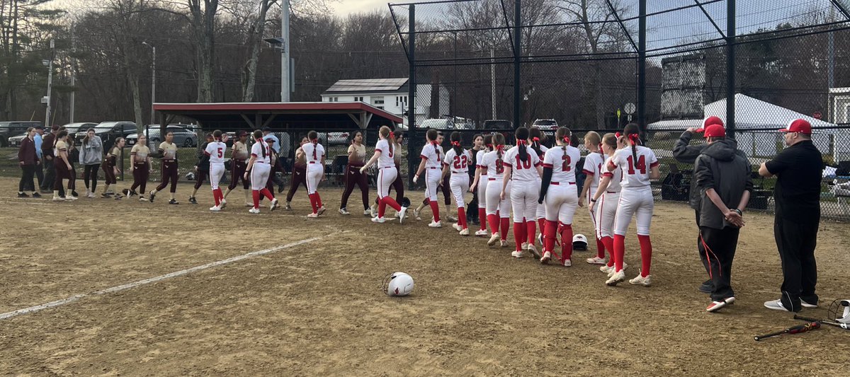 Milford Softball hosted HOCK rival Sharon and Won our first game under the new lights, RAWK ON!$!🥳🥎☀️💡 @jcotlin @MilfordSchools @MHSBoosters2 @HockomockSports @Chappy8611 @LauriePinto5 @HawkNationAT