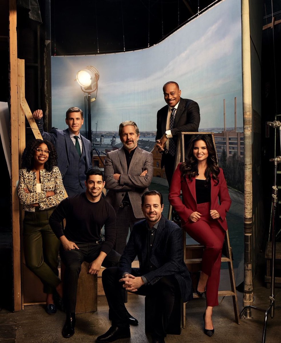 New photo of the NCIS cast for the 1,000th episode special! #NCIS