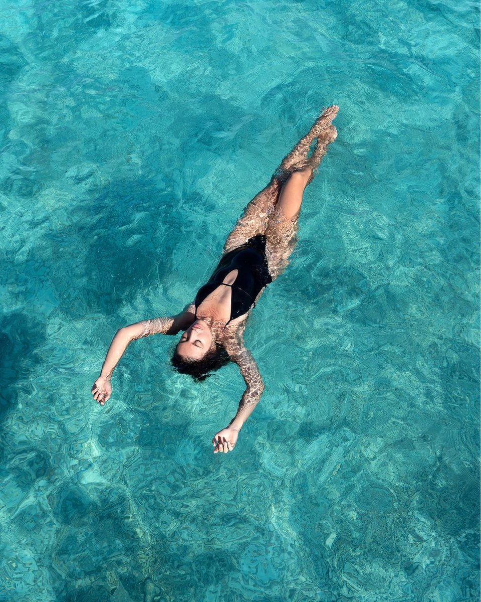 Picture yourself gently suspended, surrounded by the transparency of our lagoon—a surreal experience where the boundary between you and the oceanic world dissolves. ✨

📸: @Finolhumv

#MaldivesVirtualTour #Maldives #VisitMaldives #FinolhuBaaAtoll #SeasideCollection