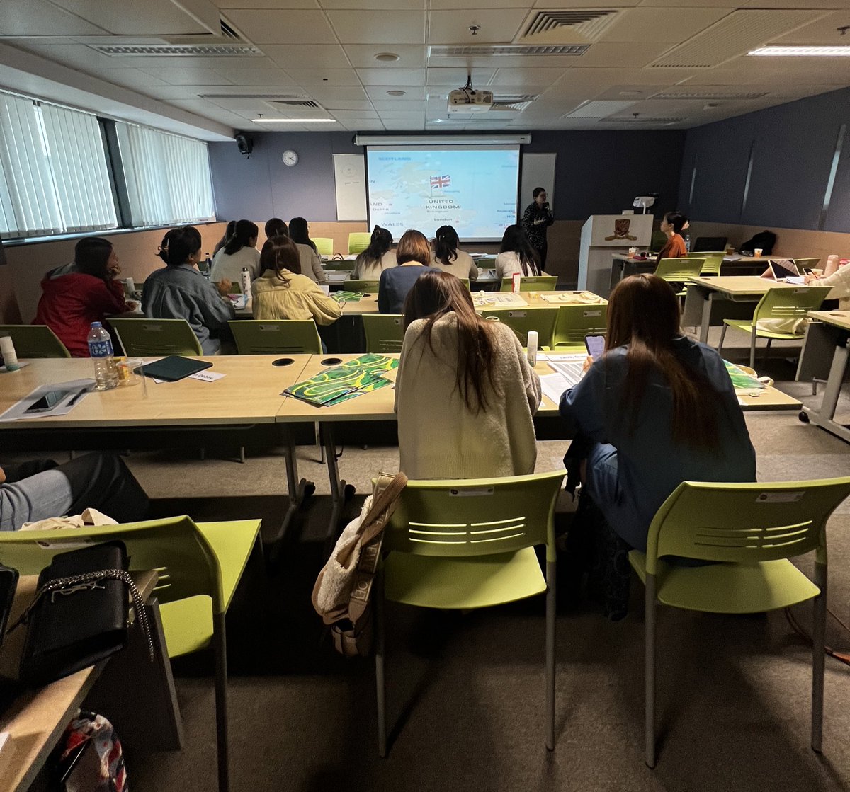 ‘Inclusive leaders are aware of their own biases and actively seek out to consider different perspectives to inform their decision making and collaborate more effectively with others’. @ACBmidwife with Hong Kong midwifery master students #midwiferyleadership