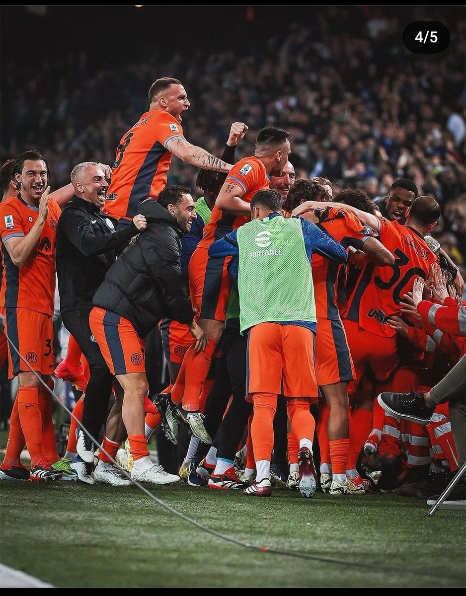 LucaPaone28's tweet image. Ago e filo, un pò più a destra, Grazie. 
#PazzaInter
#UdineseInter