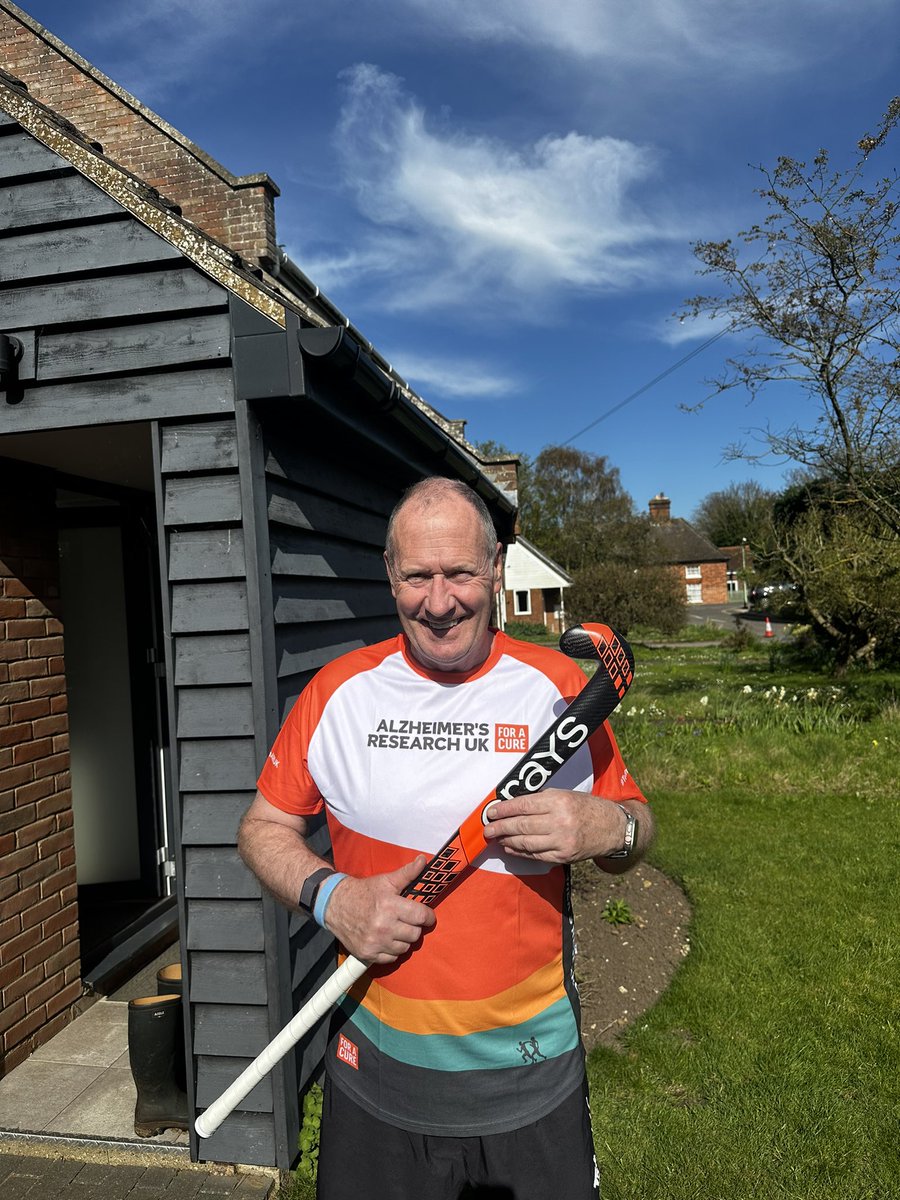 13 days to go…@LondonMarathon 2024. I shall again be dribbling a hockey ball raising funds and awareness for @alzheimersresearchuk Since I started extreme hockey dribbling in 2012, I’ve raised over £62,000 for charity, I’d love to get to £65,000. @englandhockey @GraysHockey