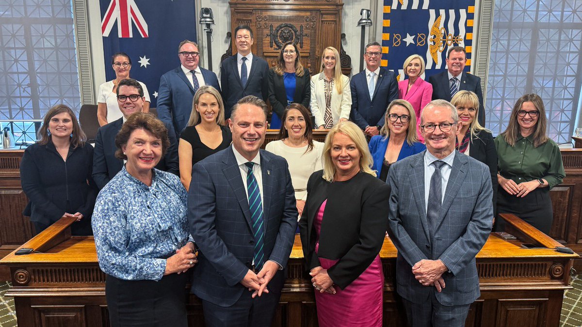 Team Schrinner councillors were officially sworn-in today. Thank you for supporting us to keep Brisbane moving forward. ➡️➡️ #TeamSchrinner