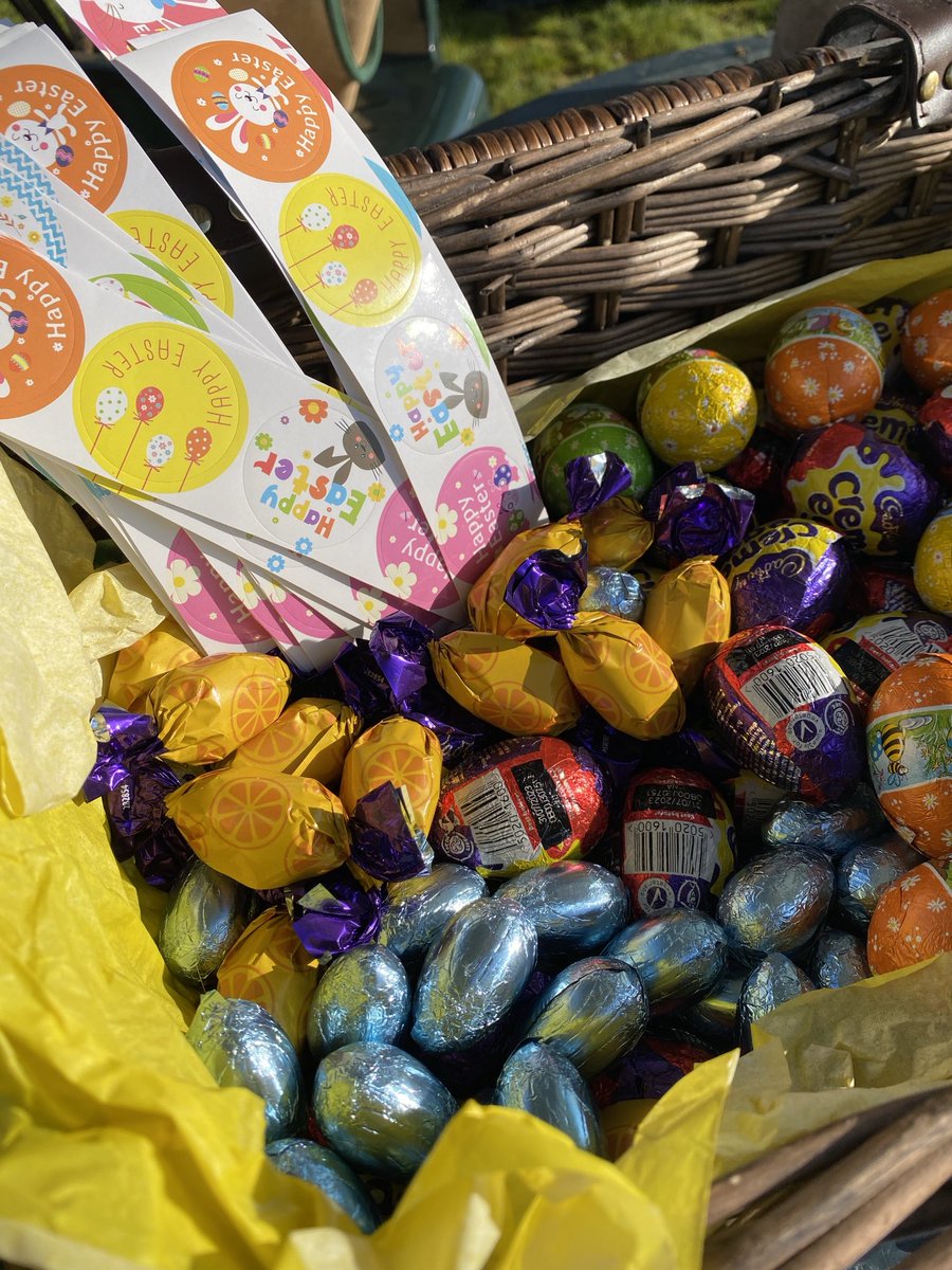 RipleyFarmersM's tweet image. Spring market this Sat 9-1 by the playground. It’s still Easter so we’ve got a kids activity with prizes on offer. Come to our gazebo. Stalls will have Easter treats on offer too! ⁦@FoodChatMatt⁩ ⁦@VisitSurrey⁩