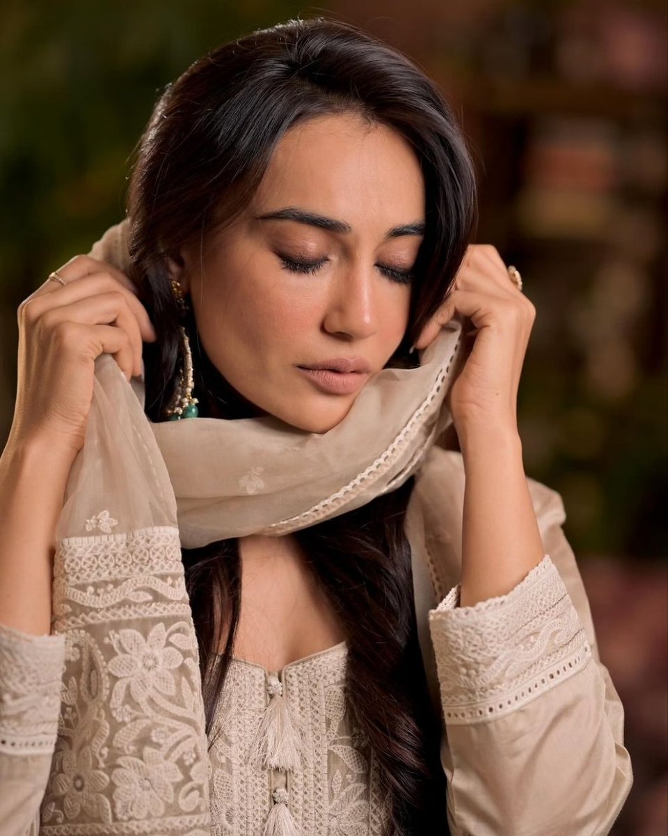 talkingbling's tweet photo. #SurbhiJyoti mesmerizes in a chic light coffee-colored suit, exuding elegance and grace. 🤎✨😍❤️‍🔥
.
.
.
.
#SurbhiJyoti #CoffeeChic #Fashionista #talkingbling https://t.co/zLSxlfUHcb