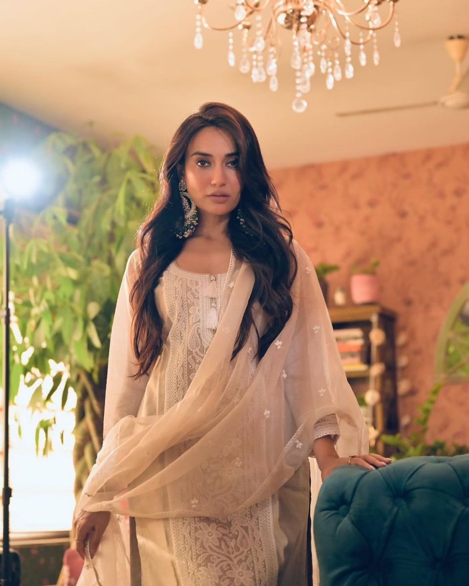talkingbling's tweet photo. #SurbhiJyoti mesmerizes in a chic light coffee-colored suit, exuding elegance and grace. 🤎✨😍❤️‍🔥
.
.
.
.
#SurbhiJyoti #CoffeeChic #Fashionista #talkingbling https://t.co/zLSxlfUHcb
