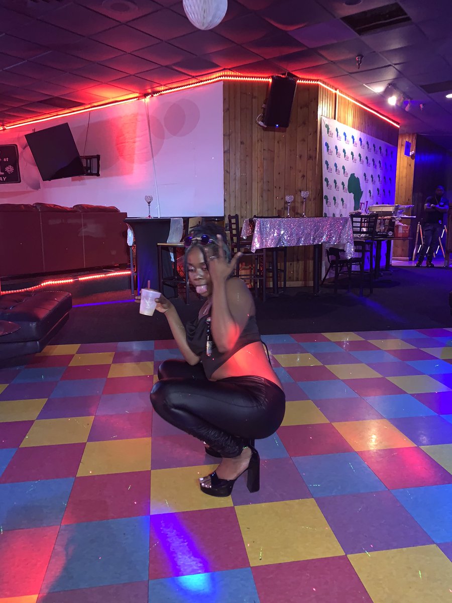 issacueto's tweet photo. 🤘🏾👅💋 https://t.co/sq989RoKRK