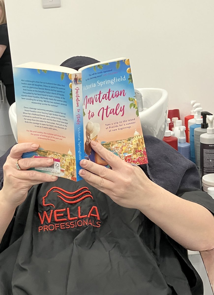 Read it anywhere! #InvitationToItaly Paperback, audio or limited time #99p e-book deal! #Procida #TuesNews @RNATweets @OrionBooks @OrionDeals #ItalyBook #RomanceBooks #ArmchairTravel tinyurl.com/VSProcidabON
