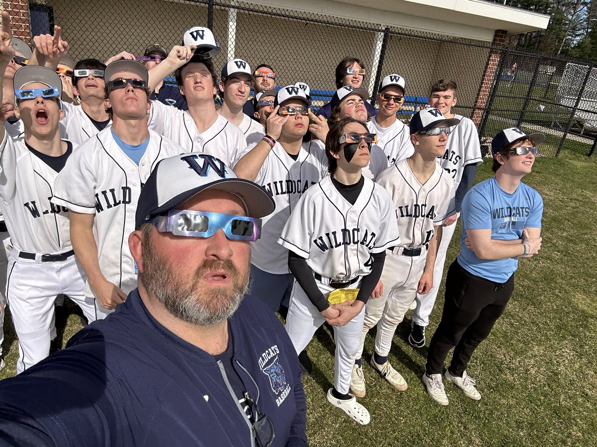 Pregame today taking in the eclipse with the boys, talking energy, attraction and manifesting. @balterayden12 followed it up with his 2nd strong outing of the season to move us to 2-0 with a 6-4 win over Lexington. @WHS_Baseball978 @Wilmington_AD #rollcats