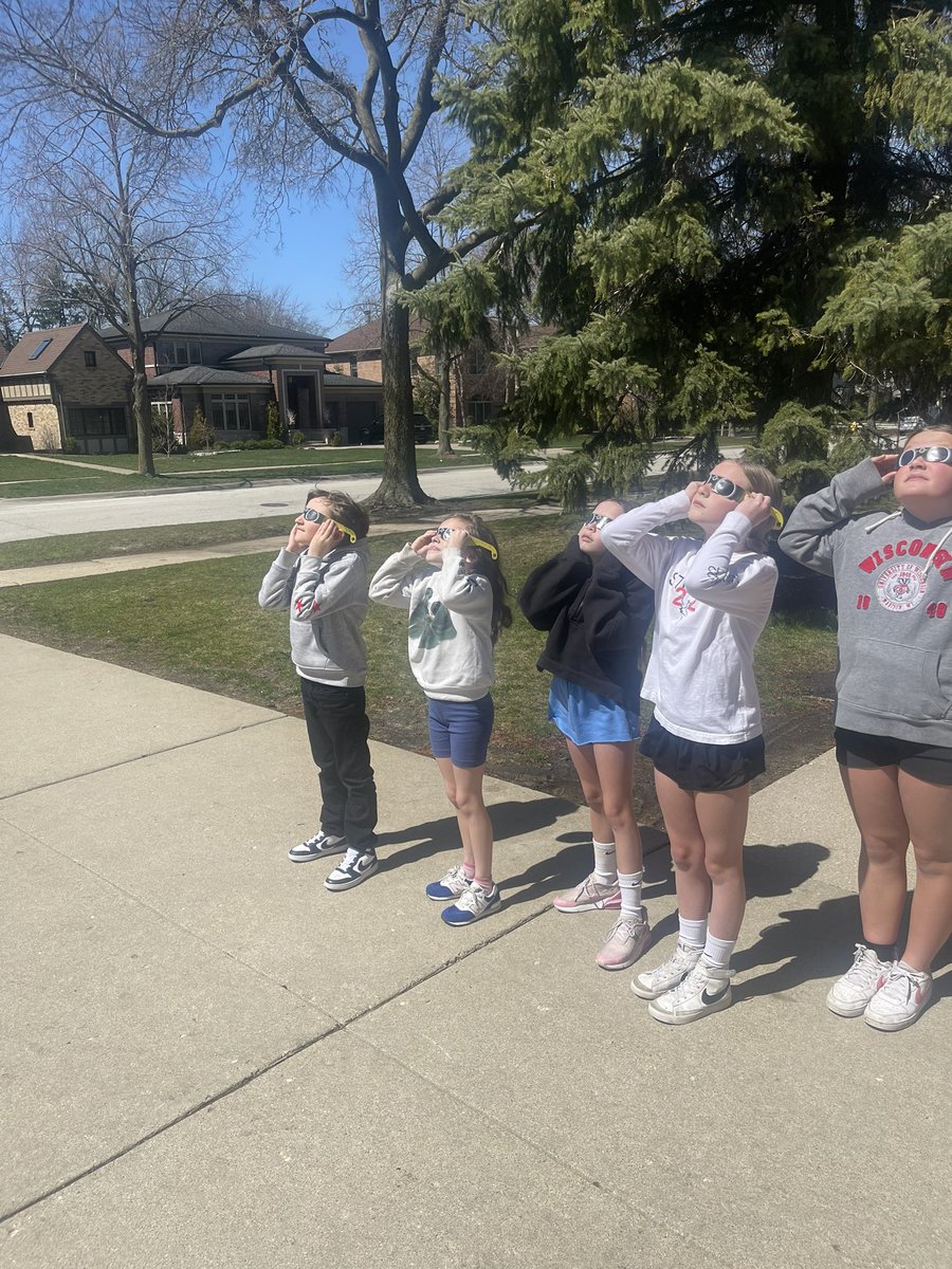 Miss Kennedy tweet media