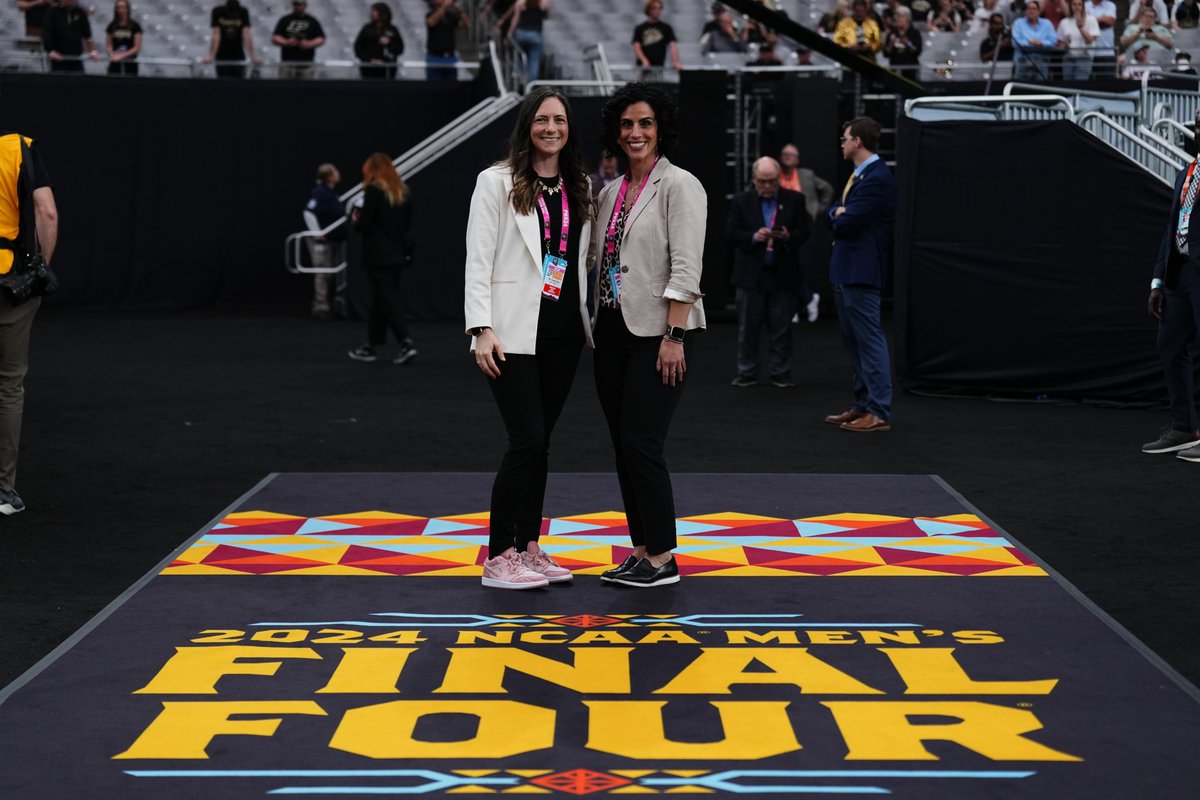 Only 14% of D1 Head Team Doctors are women – a percentage that includes UConn's Dr. Deena Casiero and Purdue's Dr. Carly Day. We are proud to have such terrific medical professionals helping our teams achieve such success. @UConnMBB | @UConnHuskies | @uconnhealth | @BoilerBall