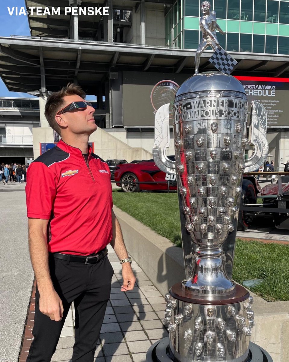 IndycarLatinos's tweet image. Algunas imágenes de como se vivió el #EclipseTotal este lunes en el Indianapolis Motor Speedway @IMS con la presencia de público, astronautas de la @NASA  y pilotos de la @IndyCar