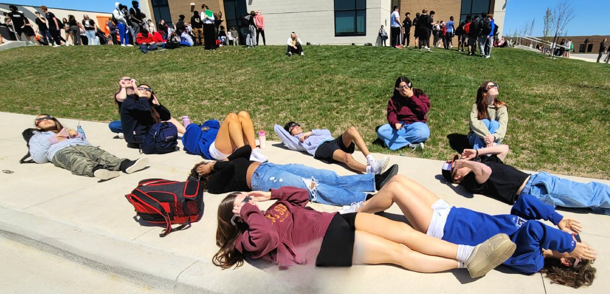 AP Lit watching the solar eclipse today! Glad we had the opportunity to go out and experience it! It was an awesome learning experience. #pchsproud