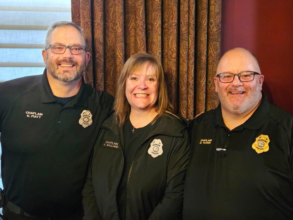 Thank you, @SpokanePD Chaplains, for providing a critical incident stress management briefing for @GonzagaCSPS. The loss of a student creates traumatic stress on our staff. Thank you for helping us process our emotions and giving us tools for #StressManagement. Empathy matters🙏