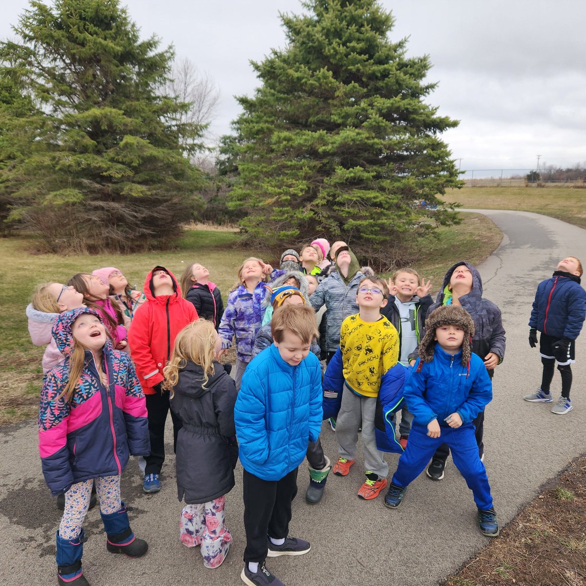DegroodMegan's tweet photo. Today was all about the Solar Eclipse in NBK. The clouds blocked our view but we were very excited about all of our learning!
#natureconnections #authenticlearning #NBK #conversationsmatter #textconnections #Eclipse2024 https://t.co/VCfi9lCJbv