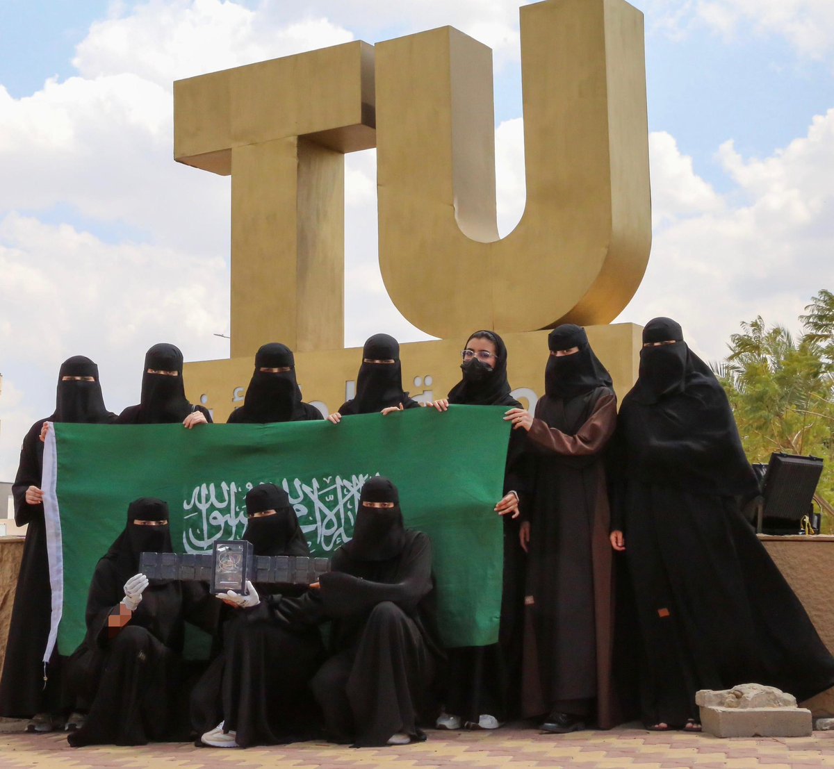 أول سعوديـ/ـة | First🥇Saudi tweet media