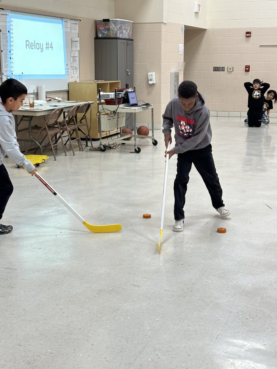 3rd-5th Grade students attended an IAR assembly filled with test-taking strategies, practice questions, &amp; competitions. #BearyPreparedForIAR <a href="/D123Hannum/">D123 Hannum</a>