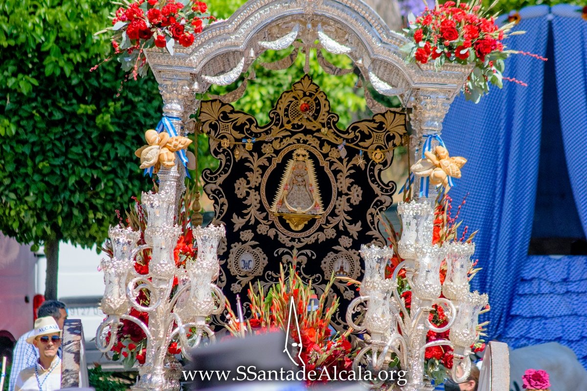 𝐂𝐔𝐋𝐓𝐎𝐒 | Solemne Triduo al Bendito Simpecado de la Virgen del Rocío. ssantadealcala.org/2024/04/triduo…