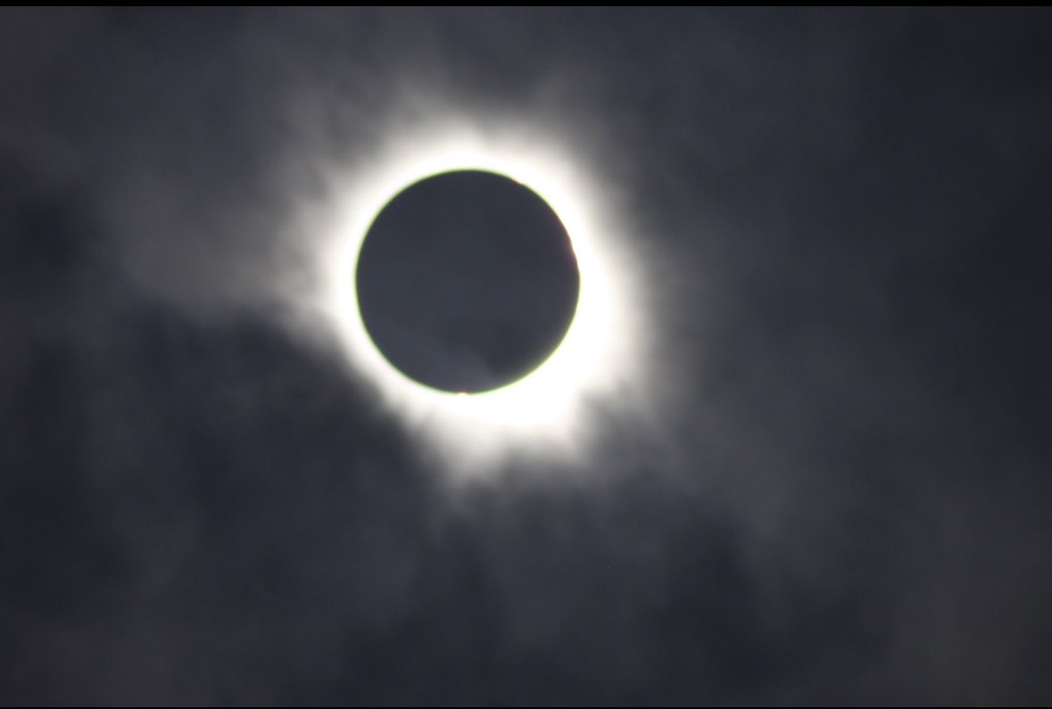 crazeebee's tweet image. Reality is Magic!
Saw solar eclipse. So surreal. Mind-blown and teared up seeing the magic of creation  🥹🥰 #Solareclipe2024 #SolarEclipse  #Burlington 
April 8, 2024