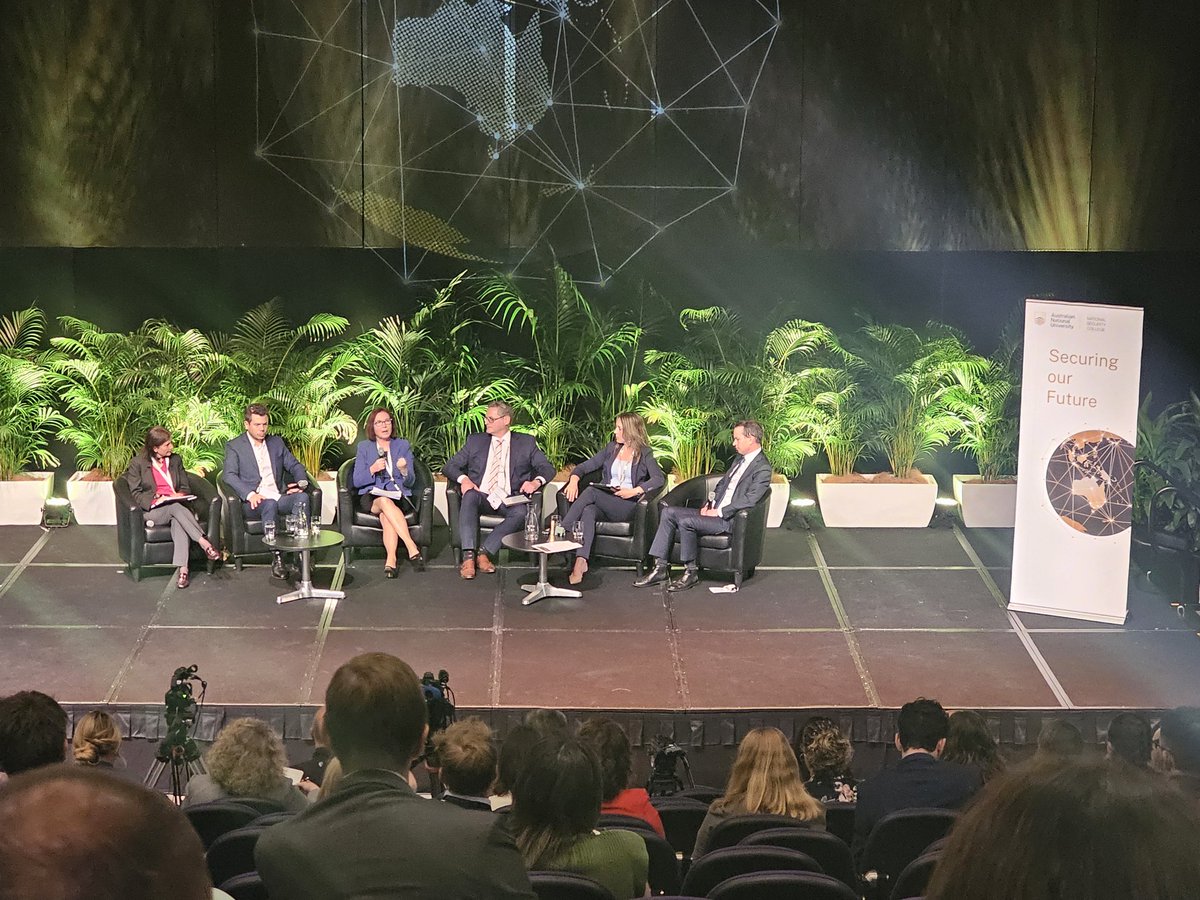 While speaking on the economic security panel at the @NSC_ANU's #SecuringOurFuture conference , @MineralsCouncil's CEO, Tania Constable PSM, highlights the importance of critical minerals to 🇦🇺's national security & the need to address supply chain vulnerabilities. 
#nsc24