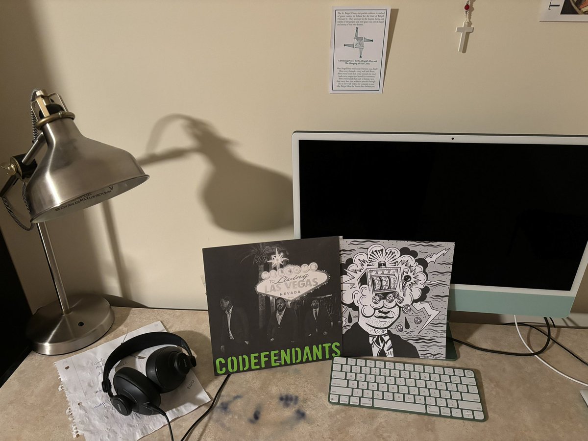 #BottlestotheGround #Fakefour Just got my Codefendants Vinyl! And the digital version of @ceschi ‘s solo work. So much good stuff!!! Check em out here: fakefour.bandcamp.com/album/bring-us… fatwreck.com/products/livin…