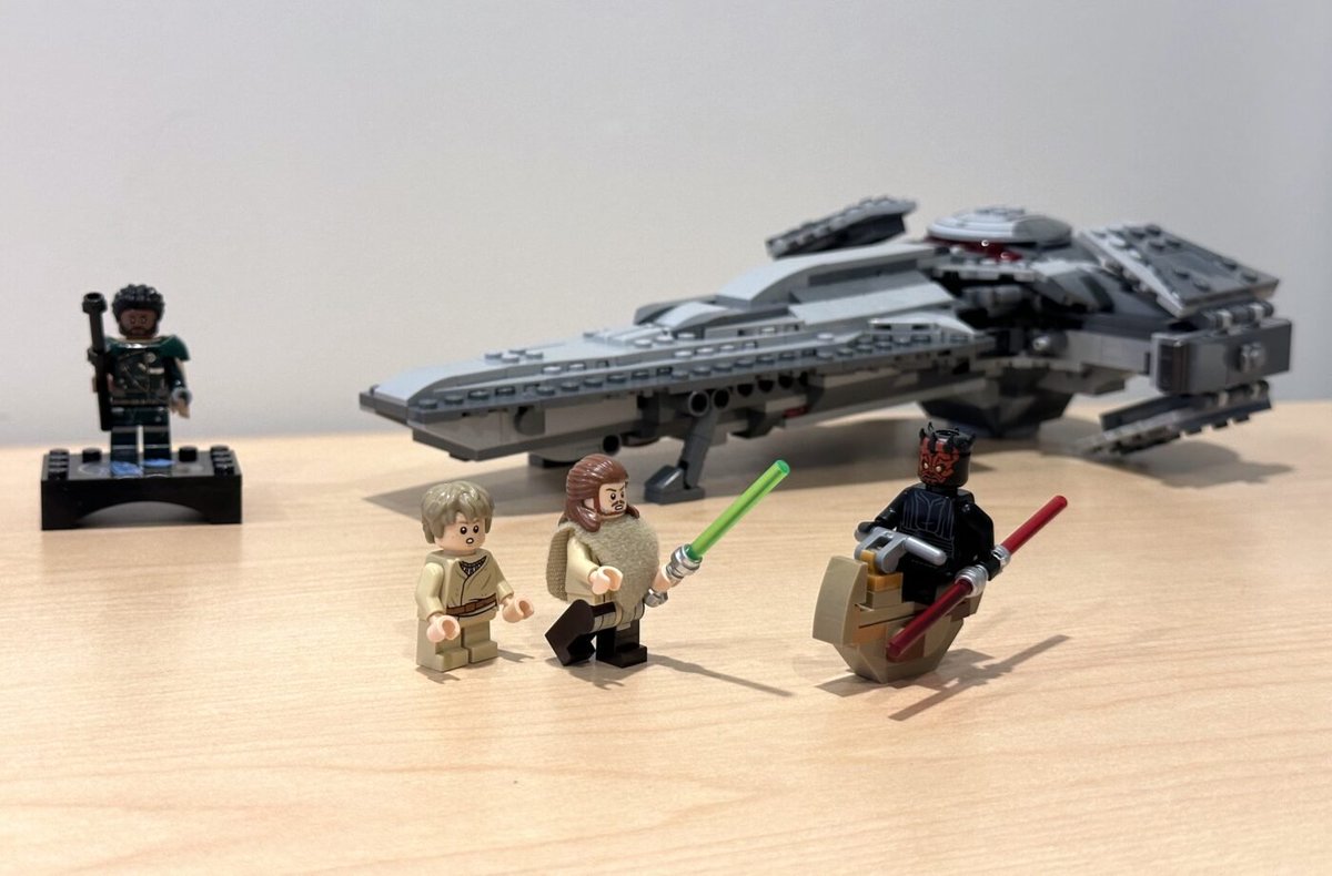 KIcking off our May the 4th series of reviews, @VaderFan_2187 takes a look at the 2024 update of Darth Maul's Sith Infiltrator, a throwback to one of the earliest LEGO Star Wars sets! Does the Saw Gerrera minifig make up for the high price tag? jaysbrickblog.com/reviews/review…