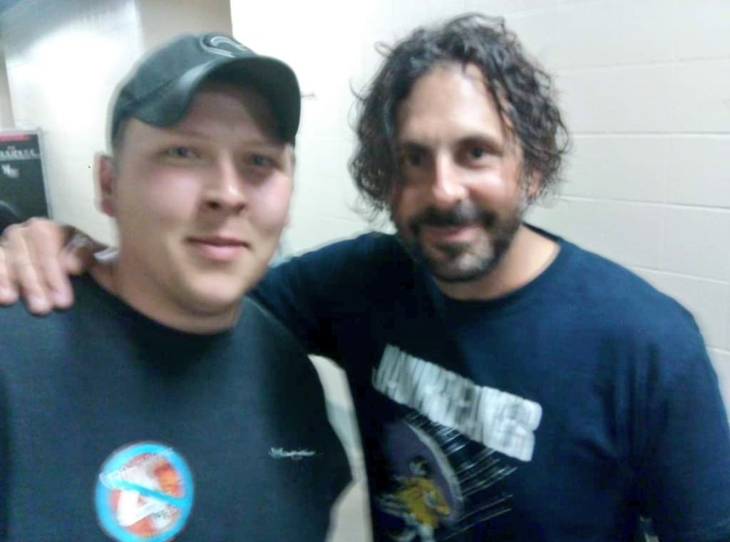 Eric Bruckner πΊπ² (@thinlinetrauma) on Twitter photo During one of my hardest times in life. I once had a heart to heart talk with a great group of guys. Advice I could never forget. Look at me now guysπͺ Im #payingitforward #Inspire #BeKind #Thankful #HelpingOthers <a href="/paparoach/">Papa Roach</a> <a href="/JacobyShaddix/">JACOBY SHADDIX</a> <a href="/TonyPRoach/">Tony Palermo</a> <a href="/jerryhorton/">Jerry Horton</a> <a href="/tobinesperance/">Tobin</a> During one of my hardest times in life. I once had a heart to heart talk with a great group of guys. Advice I could never forget. Look at me now guysπͺ Im #payingitforward #Inspire #BeKind #Thankful #HelpingOthers <a href="/paparoach/">Papa Roach</a> <a href="/JacobyShaddix/">JACOBY SHADDIX</a> <a href="/TonyPRoach/">Tony Palermo</a> <a href="/jerryhorton/">Jerry Horton</a> <a href="/tobinesperance/">Tobin</a>