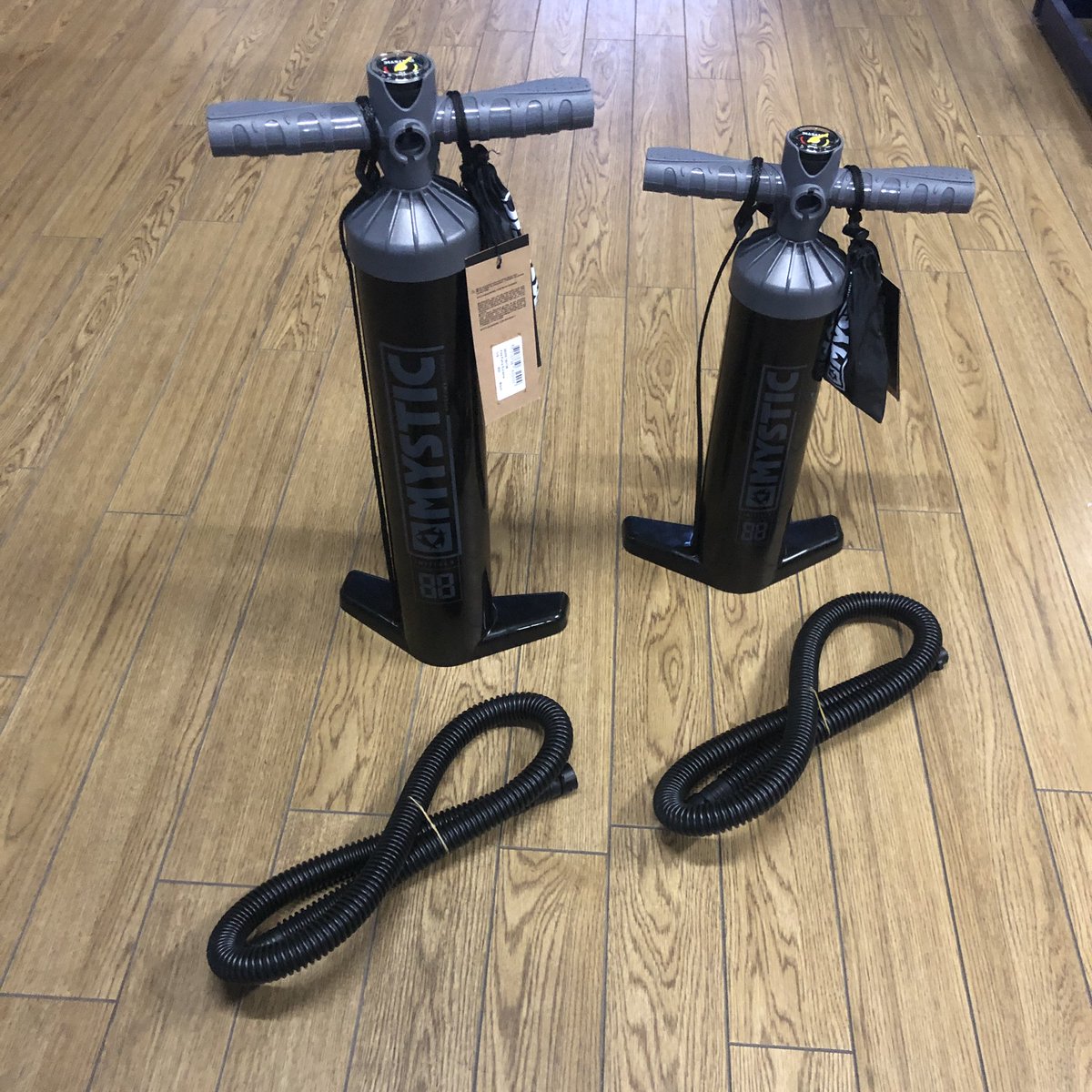SPOLAN077's tweet image. サップにウイング＆カイト！
これを忘れると大変です(^^)
ポンプ！　
大型も！　
アダプターも盛り沢山(^^)
ＢＢＱの火起こしにも活躍しますよ＼(^o^)／ 
spolan.shop-pro.jp/?pid=132358667 
spolan.shop-pro.jp/?pid=176918963 　
#mysticwaterwear #kitepump #kitepumpextreme #spolan #スポラン