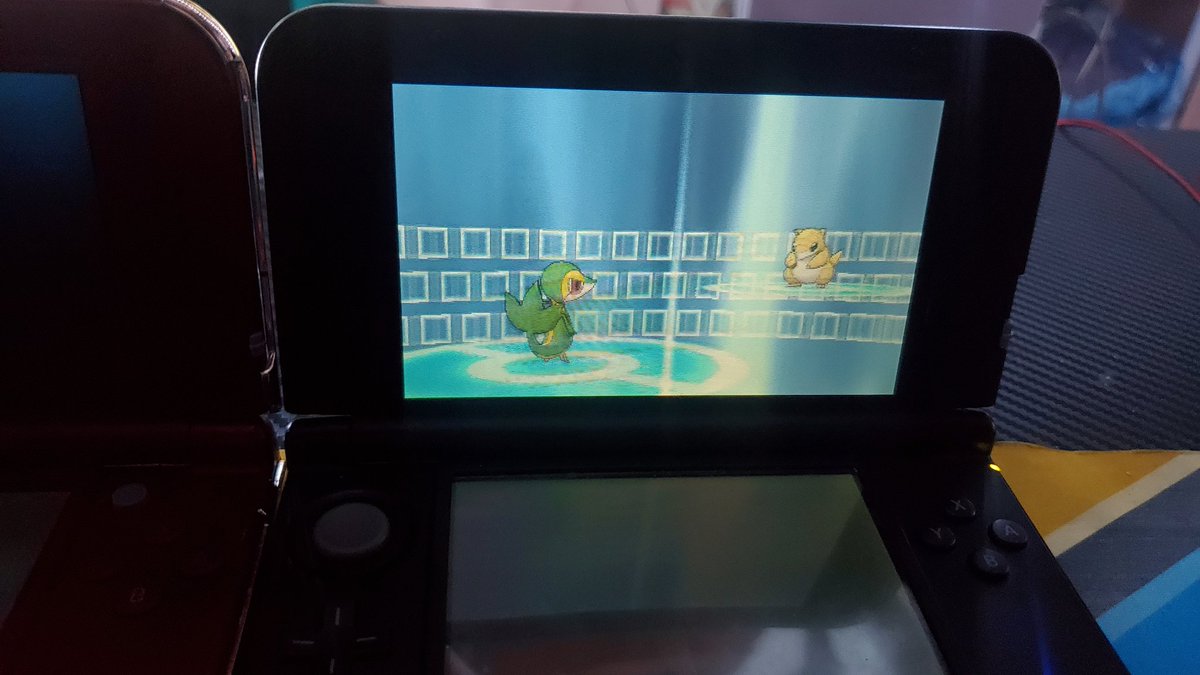 Gibbonz1TTV's tweet photo. Here are some pictures I took of my final wonder trade, with a sad but fitting status.
#RIP3DS https://t.co/OAPy4HbcvI