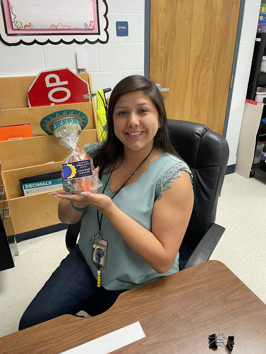 Melissa Lopez-Brouse tweet media